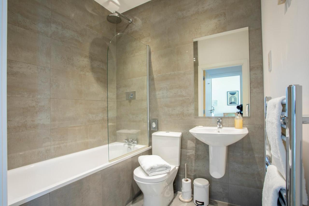 1 Bed Apartment - Redhill Central, Surrey, Gatwick #2 Exterior foto
