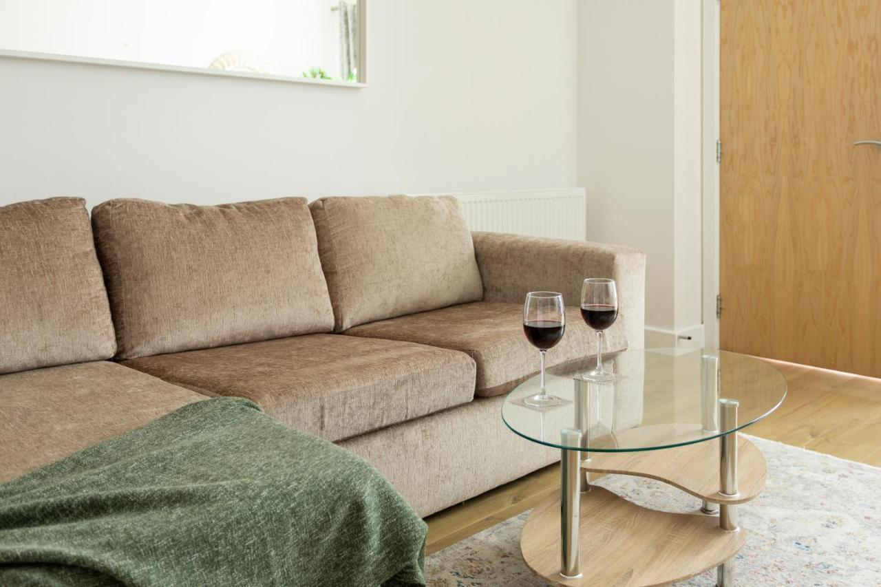 1 Bed Apartment - Redhill Central, Surrey, Gatwick #2 Exterior foto